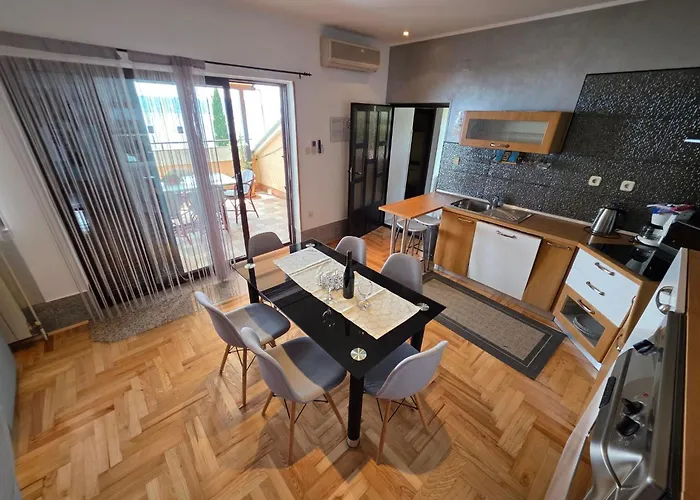 Apartament Mit Meerblick- 200m Vom Entfernt By Interhome Novi Vinodolski